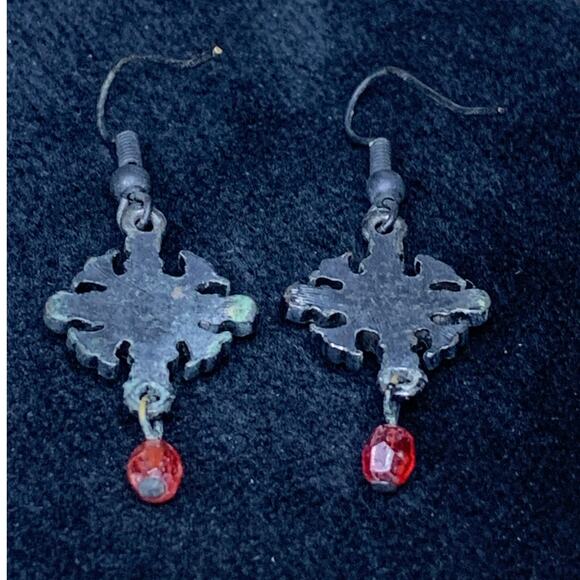 90s Victorian Gothic style Maltese cross like red dangle earrings - Picture 6 of 6